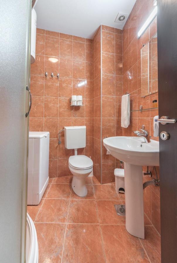R Club Apartments Old Town Budva Bagian luar foto
