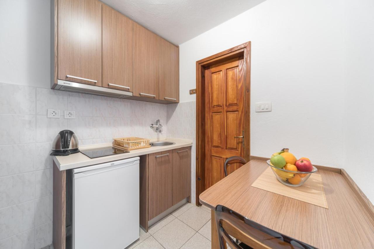 R Club Apartments Old Town Budva Bagian luar foto