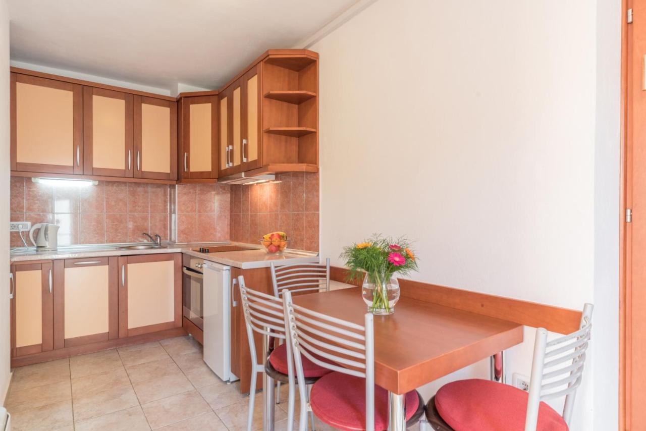 R Club Apartments Old Town Budva Bagian luar foto