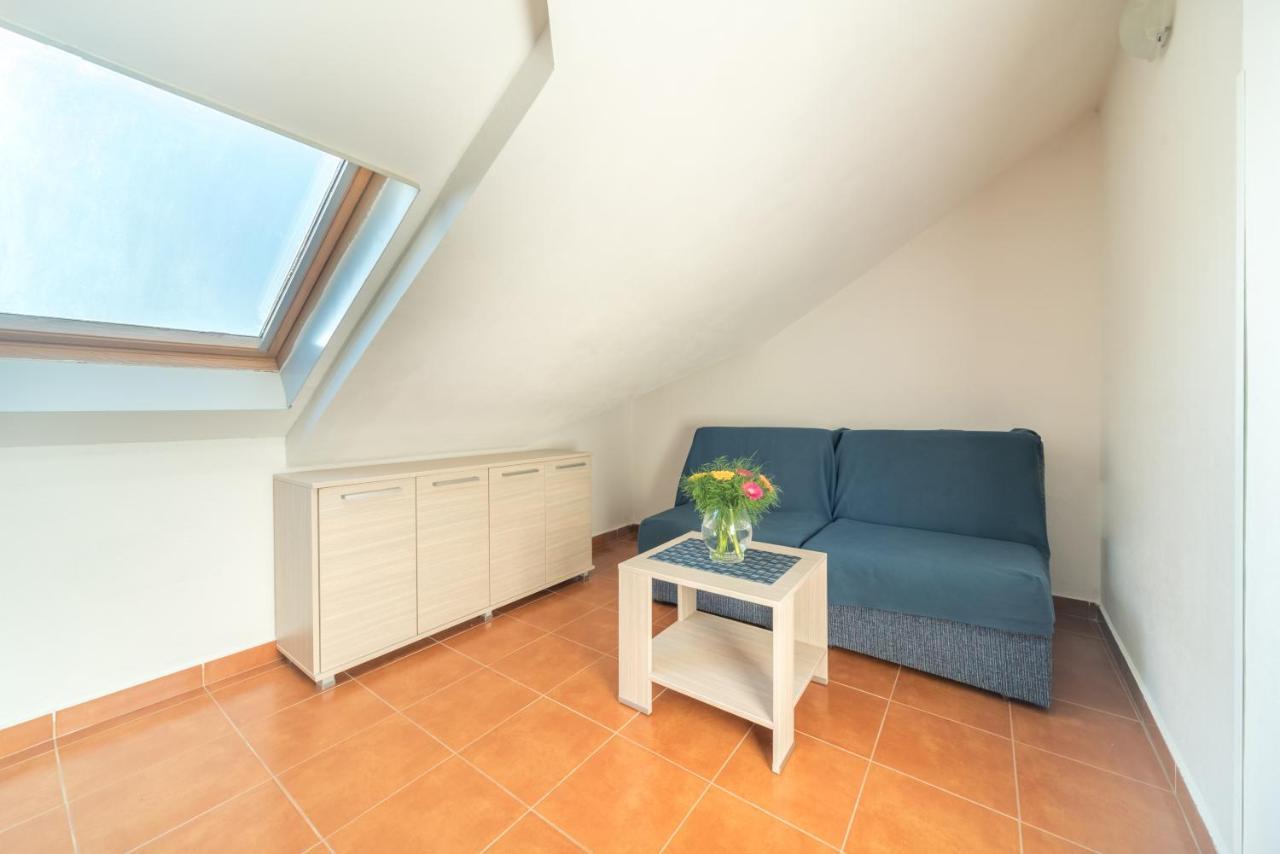 R Club Apartments Old Town Budva Bagian luar foto