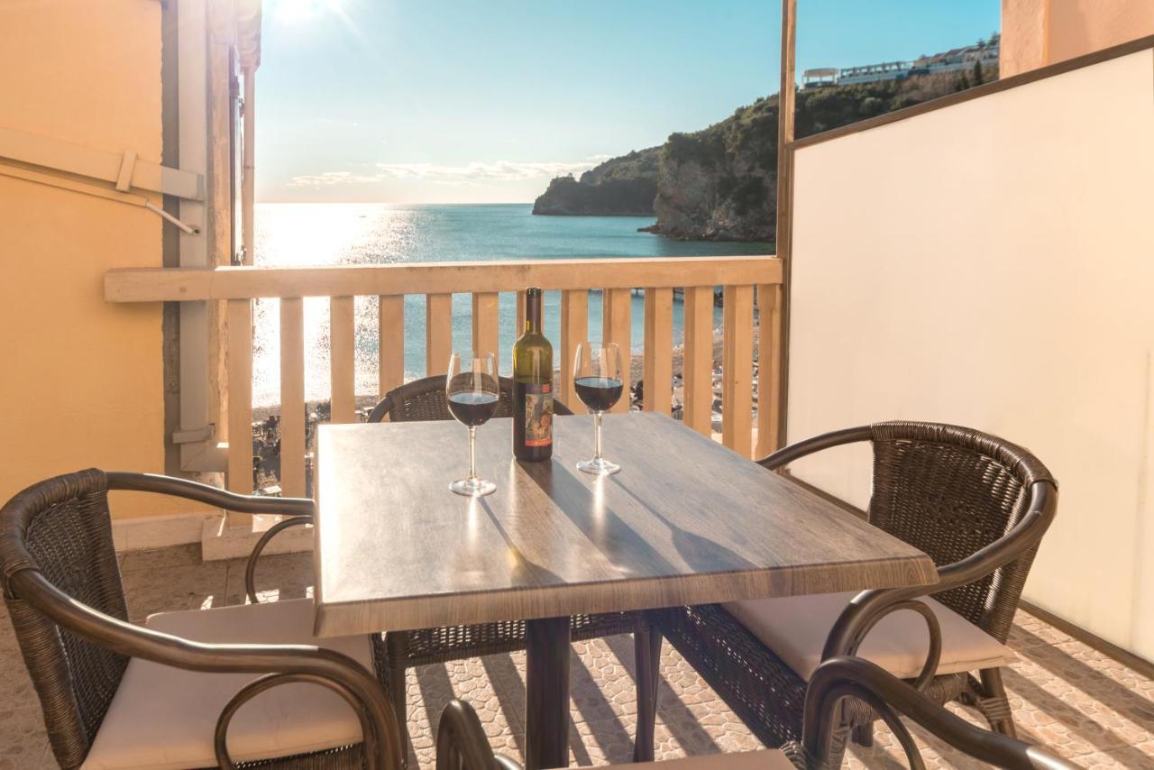 R Club Apartments Old Town Budva Bagian luar foto