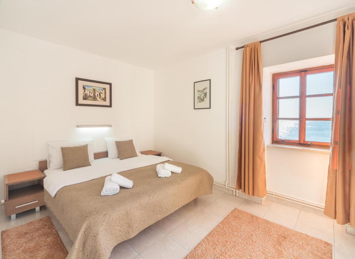 R Club Apartments Old Town Budva Bagian luar foto