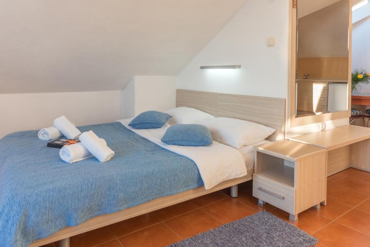 R Club Apartments Old Town Budva Bagian luar foto