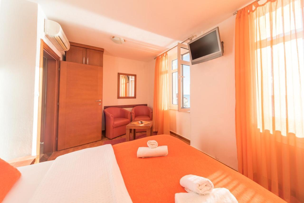 R Club Apartments Old Town Budva Bagian luar foto